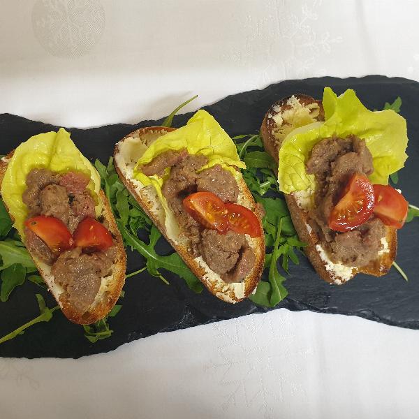 Brusketi Sa Tatar Biftekom